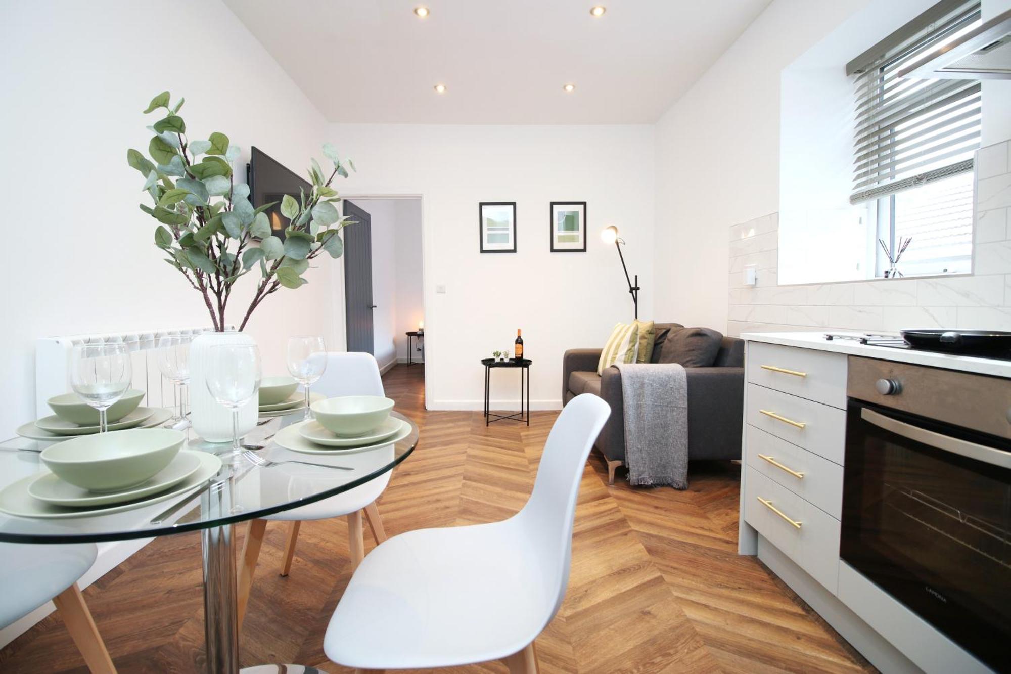 Fully Equipped Kitchen, Parking, City Centre Swansea Dış mekan fotoğraf