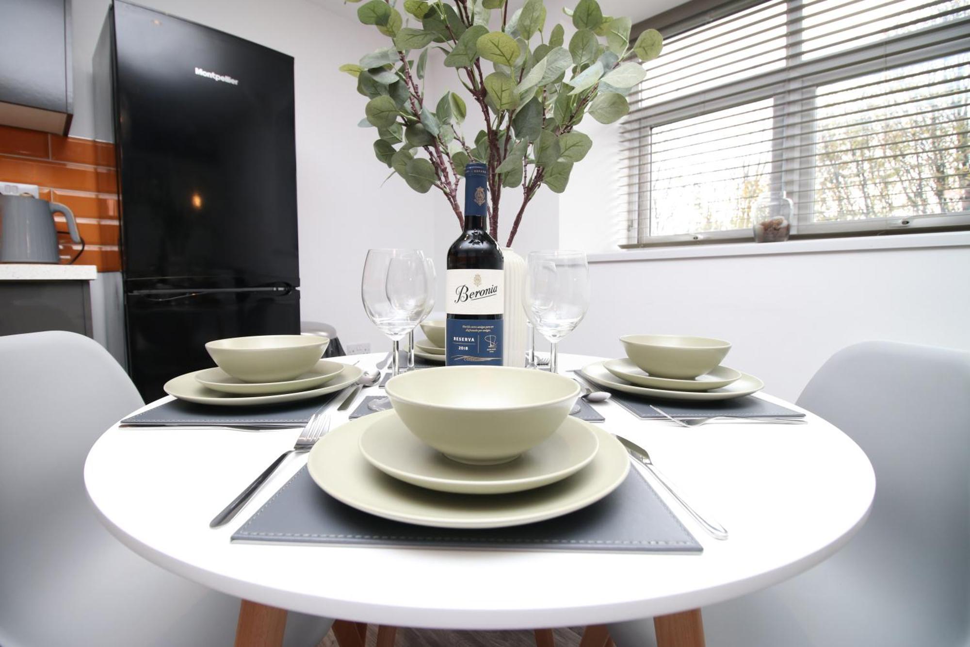 Fully Equipped Kitchen, Parking, City Centre Swansea Dış mekan fotoğraf