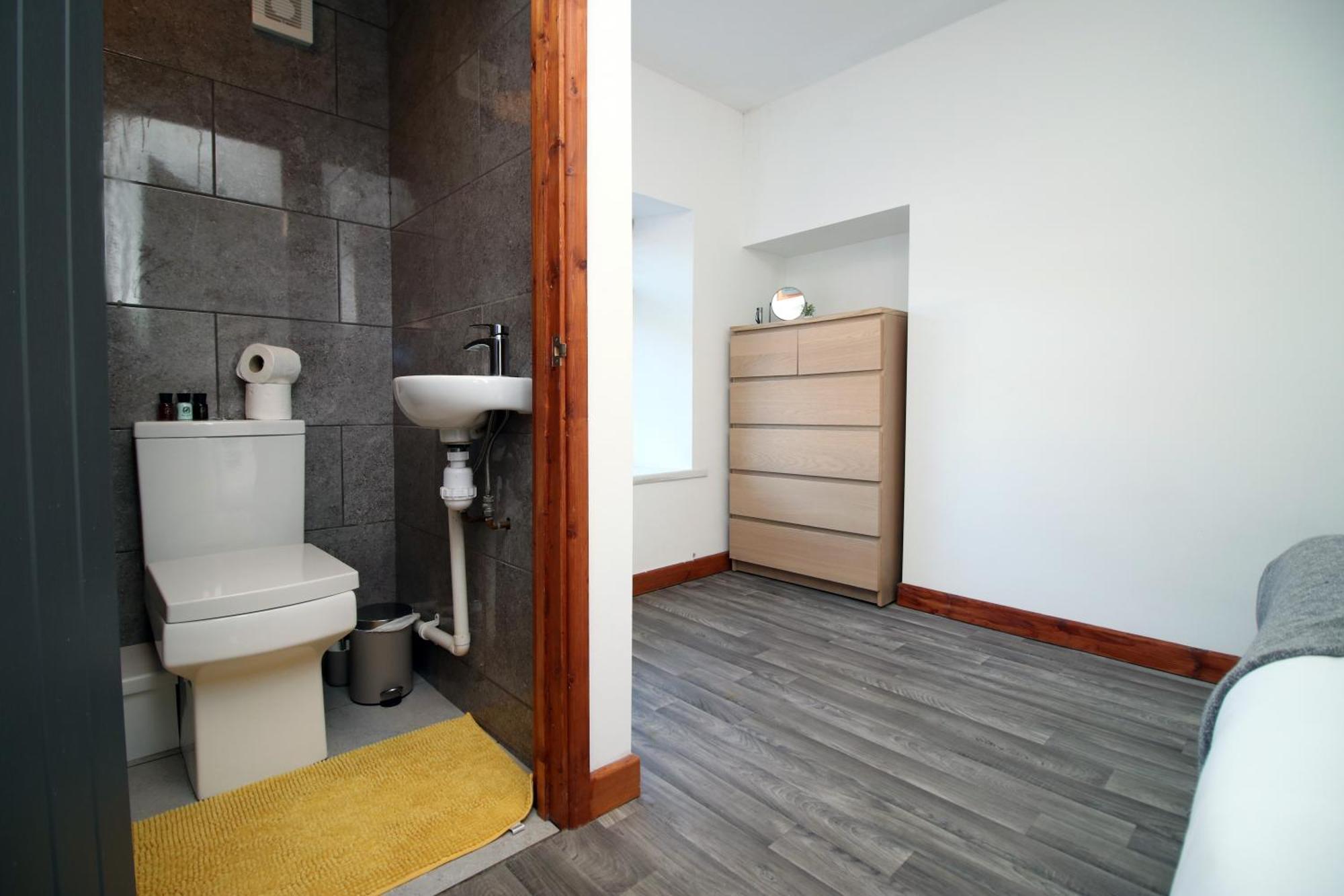 Fully Equipped Kitchen, Parking, City Centre Swansea Dış mekan fotoğraf