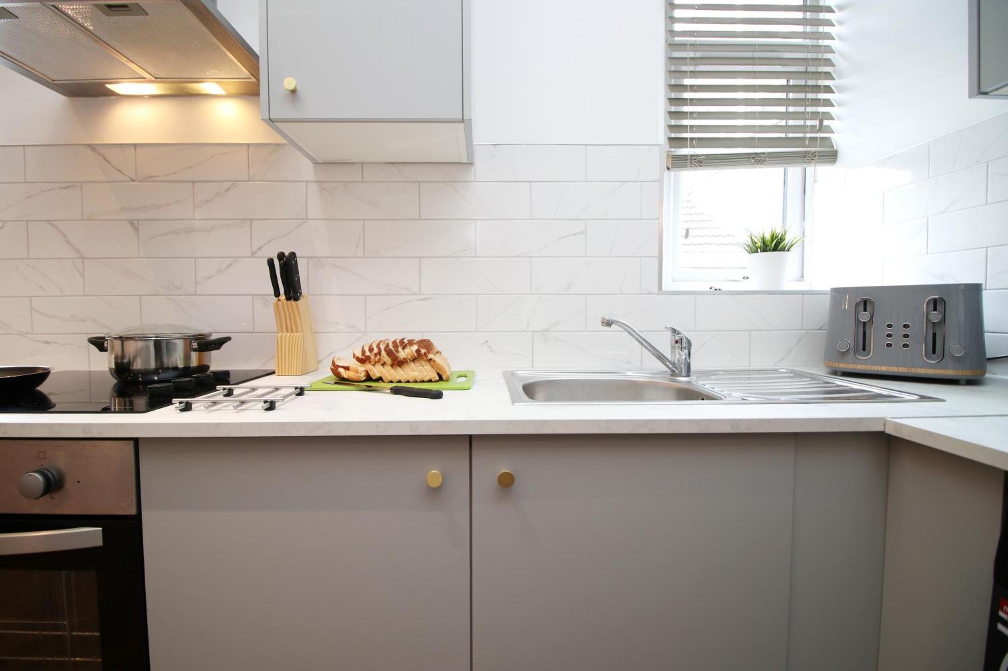 Fully Equipped Kitchen, Parking, City Centre Swansea Dış mekan fotoğraf