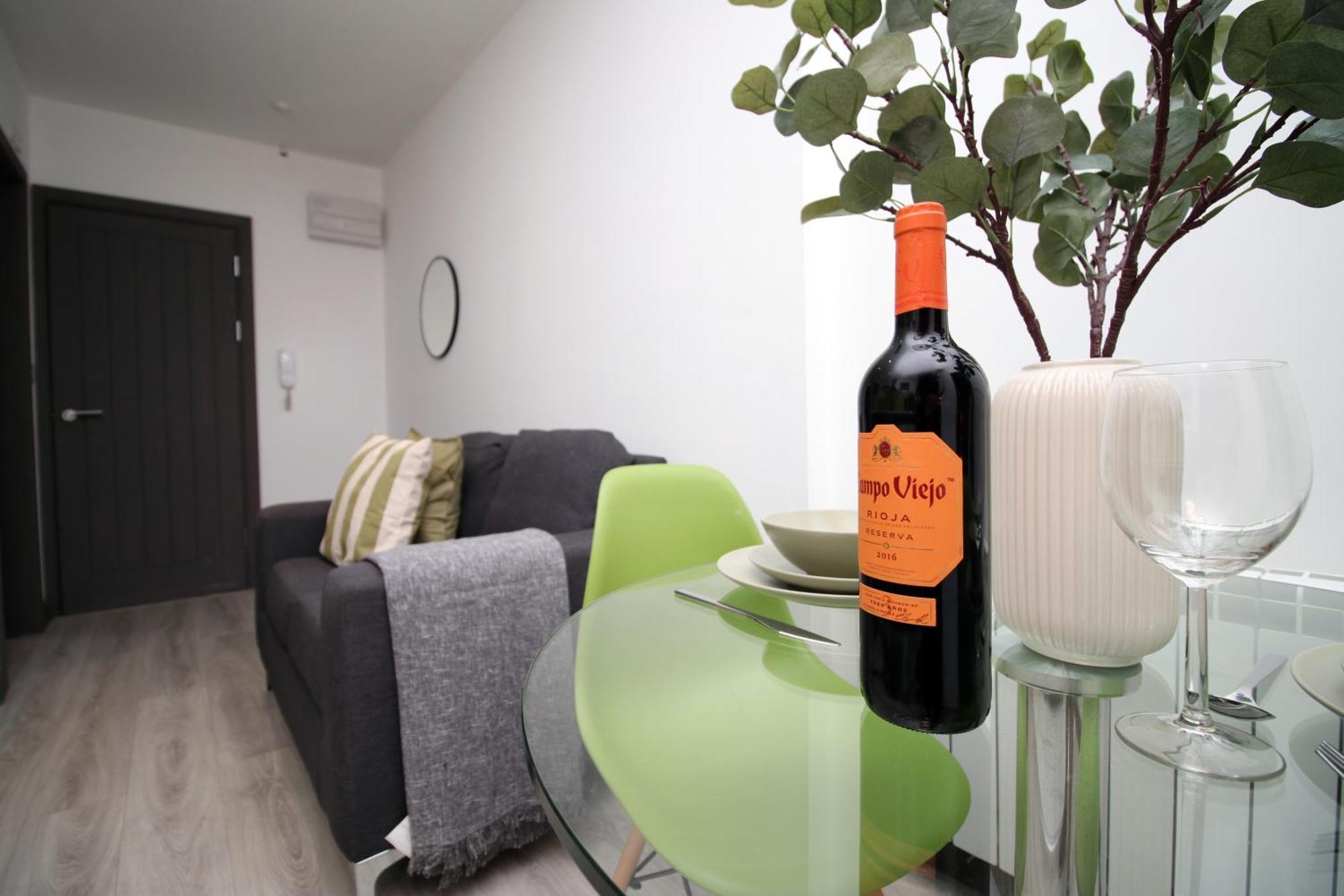 Fully Equipped Kitchen, Parking, City Centre Swansea Dış mekan fotoğraf