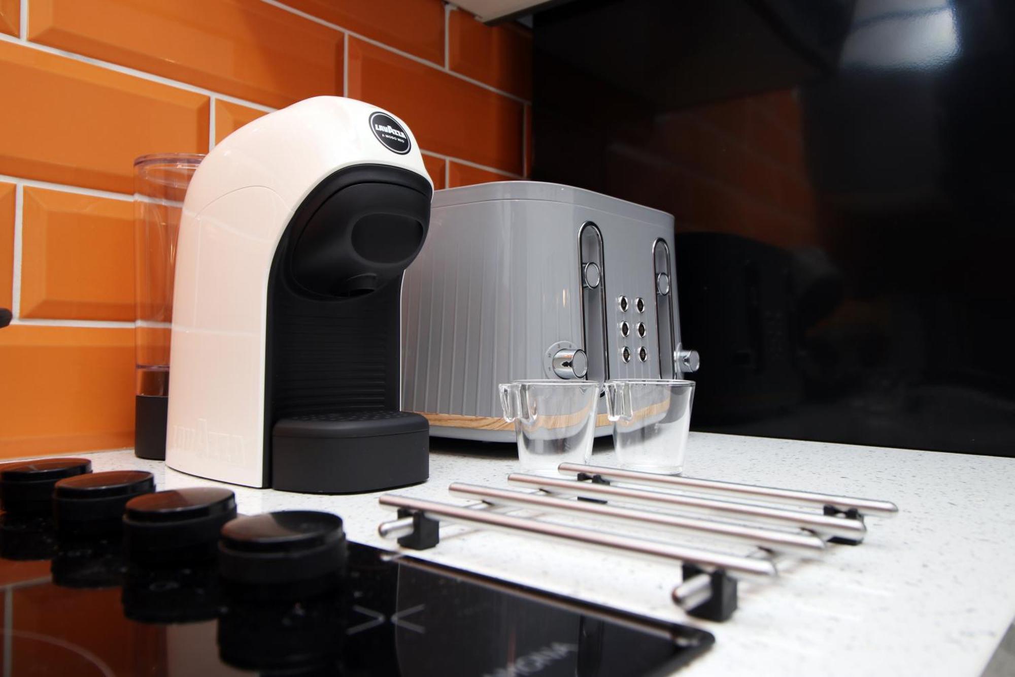 Fully Equipped Kitchen, Parking, City Centre Swansea Dış mekan fotoğraf