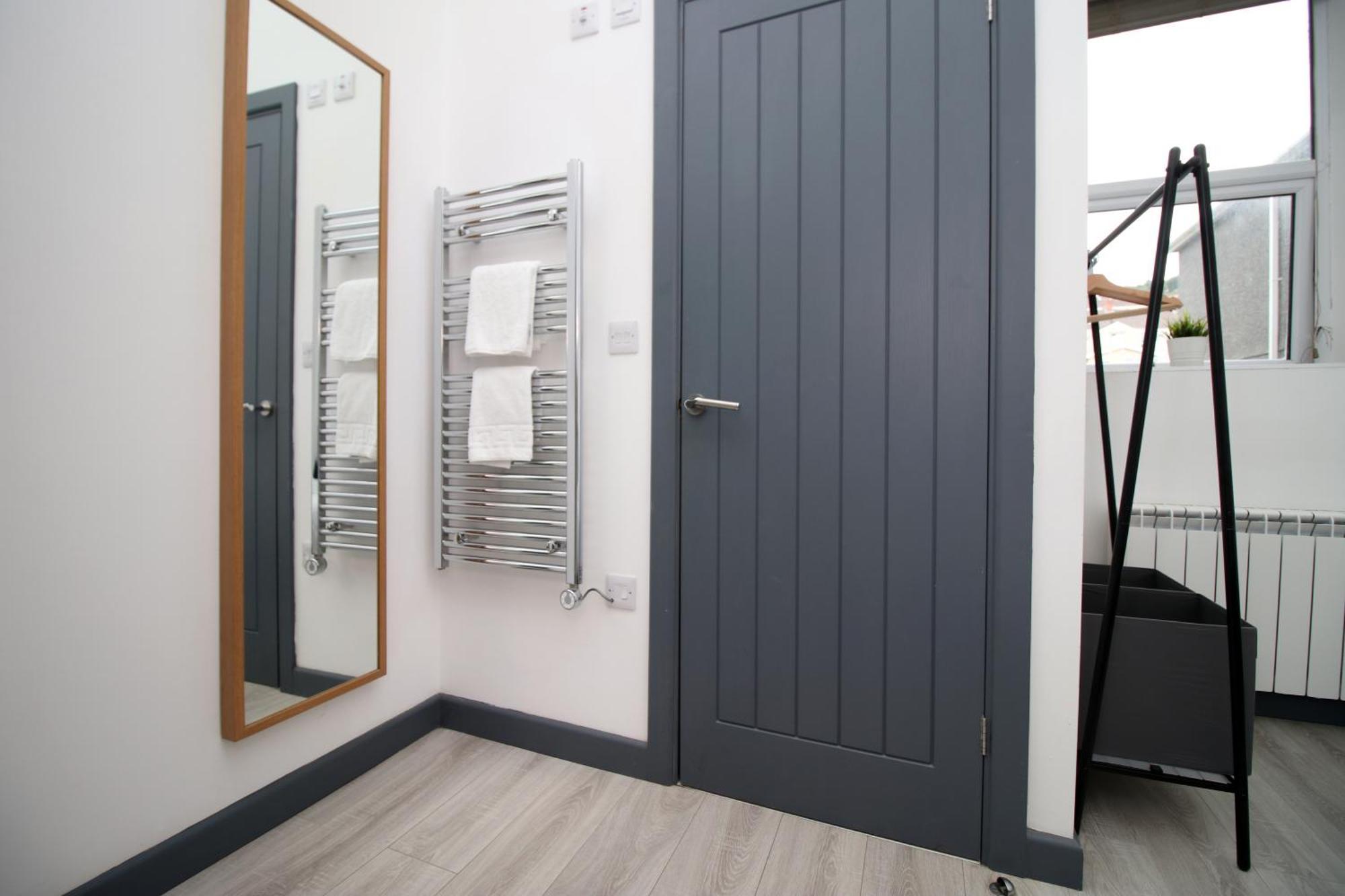 Fully Equipped Kitchen, Parking, City Centre Swansea Dış mekan fotoğraf