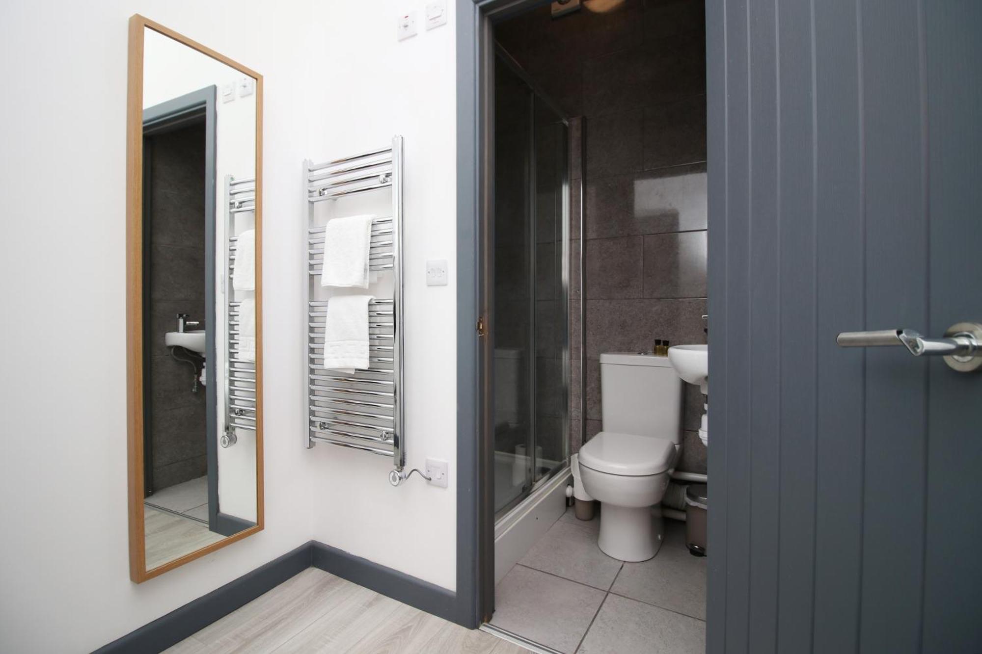 Fully Equipped Kitchen, Parking, City Centre Swansea Dış mekan fotoğraf