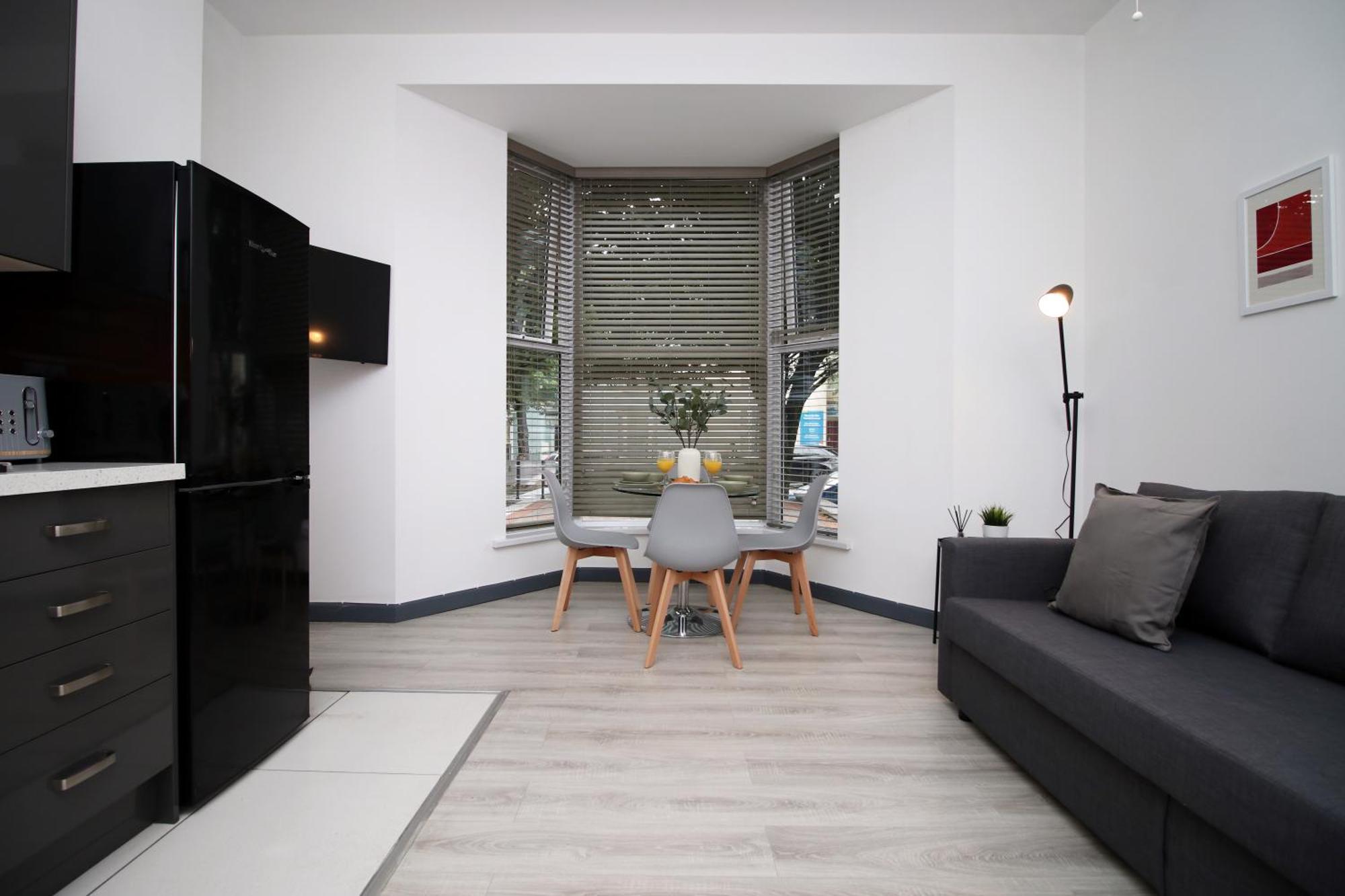 Fully Equipped Kitchen, Parking, City Centre Swansea Dış mekan fotoğraf